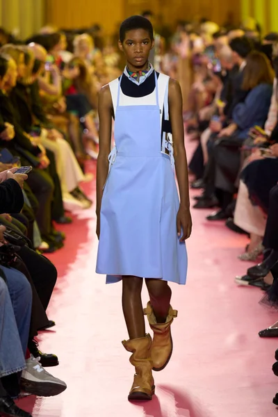 Look 30